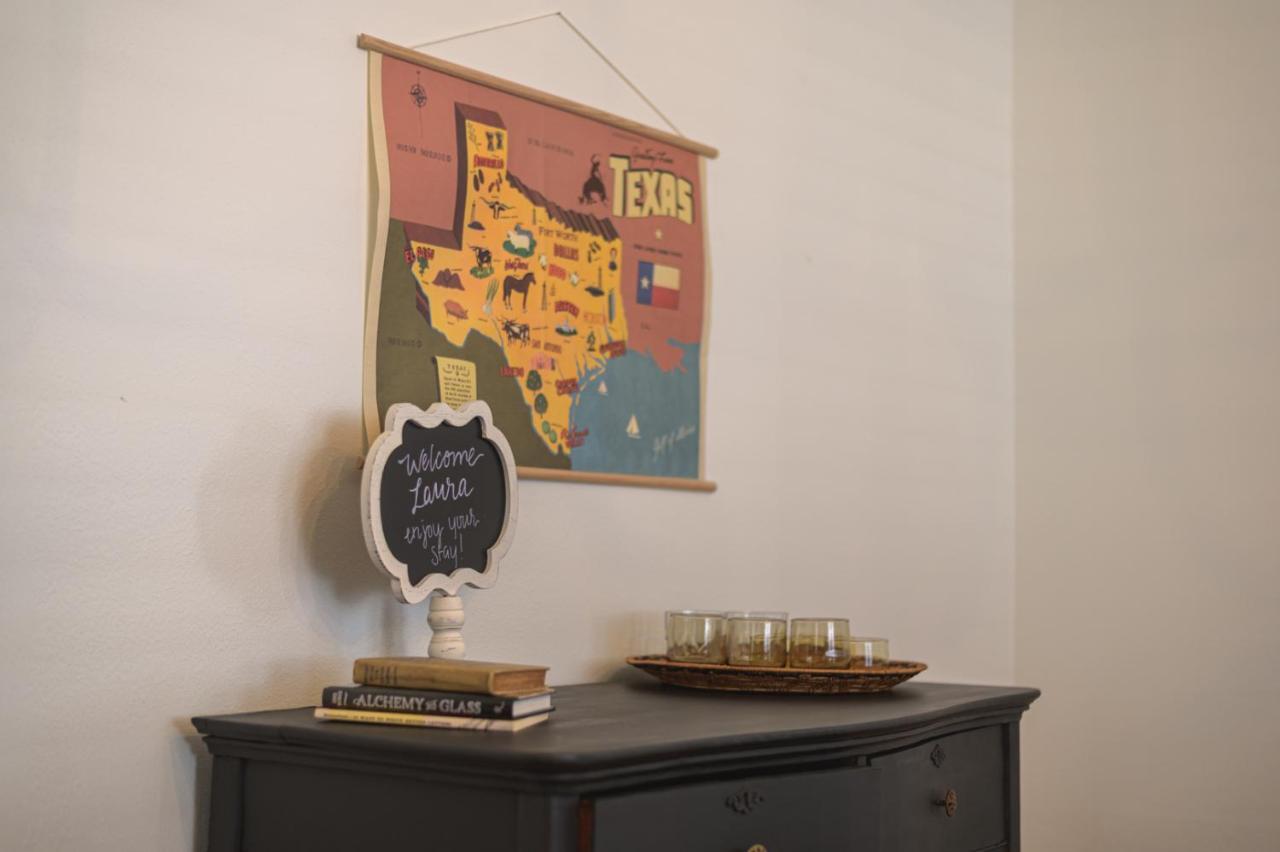 Restored 1930S Uptown Bungalow 2 Min. To Magnolia Waco Kültér fotó