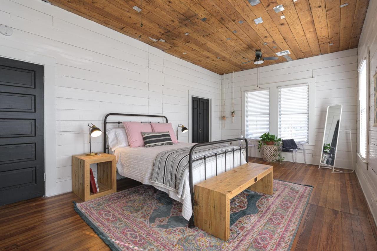 Restored 1930S Uptown Bungalow 2 Min. To Magnolia Waco Kültér fotó